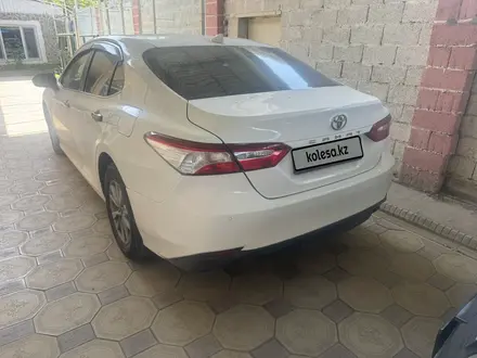 Toyota Camry 2018 года за 12 300 000 тг. в Тараз – фото 4