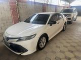Toyota Camry 2018 года за 12 300 000 тг. в Тараз – фото 2