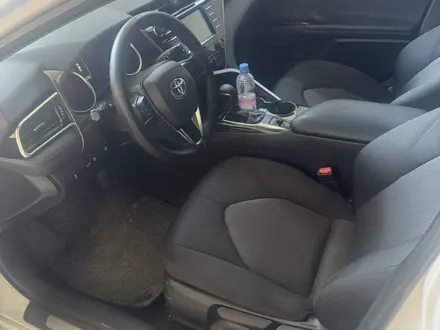 Toyota Camry 2018 года за 12 300 000 тг. в Тараз – фото 5