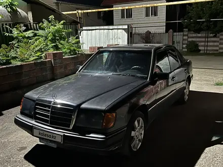 Mercedes-Benz E 260 1992 года за 900 000 тг. в Алматы – фото 4