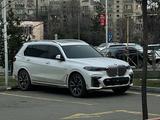 BMW X7 2021 года за 57 800 000 тг. в Астана – фото 2