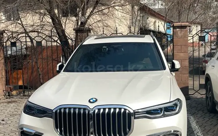 BMW X7 2021 года за 57 800 000 тг. в Астана