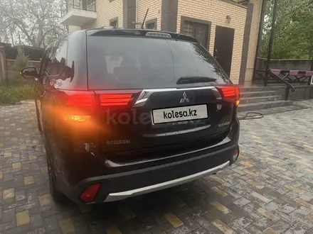 Mitsubishi Outlander 2016 года за 8 000 000 тг. в Алматы – фото 10