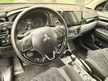 Mitsubishi Outlander 2016 года за 8 000 000 тг. в Алматы – фото 15