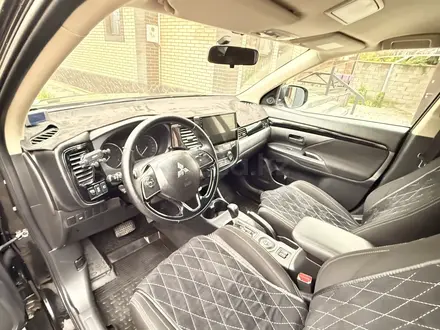 Mitsubishi Outlander 2016 года за 8 000 000 тг. в Алматы – фото 16