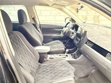 Mitsubishi Outlander 2016 года за 8 000 000 тг. в Алматы – фото 24