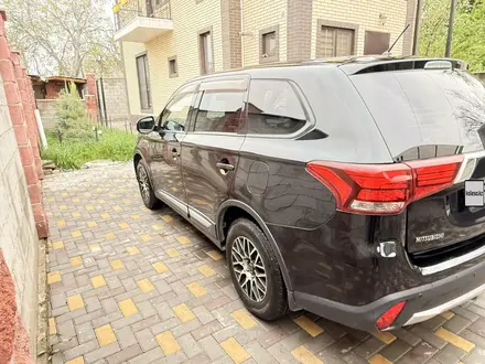 Mitsubishi Outlander 2016 года за 8 000 000 тг. в Алматы – фото 28