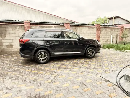 Mitsubishi Outlander 2016 года за 8 000 000 тг. в Алматы – фото 31