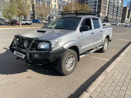 Toyota Hilux 2014 года за 9 500 000 тг. в Астана