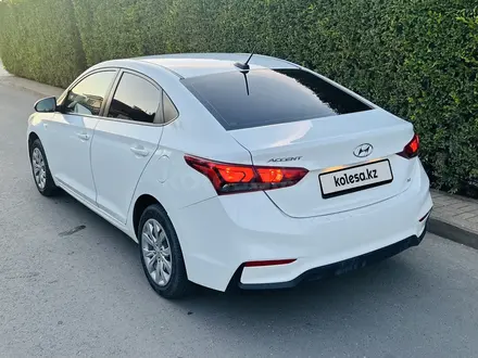 Hyundai Accent 2019 года за 6 200 000 тг. в Астана – фото 2
