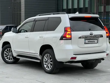 Toyota Land Cruiser Prado 2018 года за 27 250 000 тг. в Алматы – фото 17