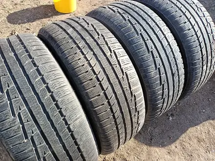 Шины 235/55 R17 — "Nokian WR A3" (Россия), зимние, в отличном сос за 125 000 тг. в Астана – фото 2