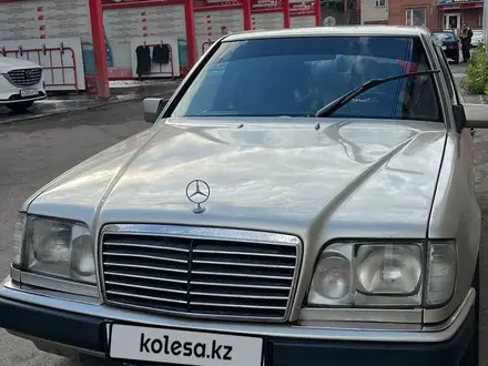 Mercedes-Benz E 200 1991 года за 1 500 000 тг. в Петропавловск – фото 3