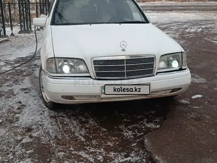 Mercedes-Benz C 220 2005 года за 2 200 000 тг. в Жанаарка – фото 2