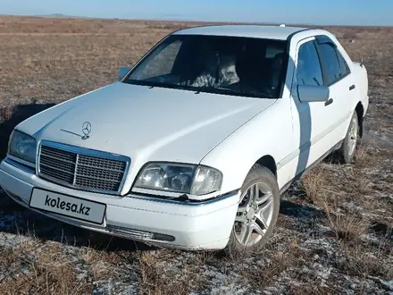 Mercedes-Benz C 220 2005 года за 2 200 000 тг. в Жанаарка – фото 11