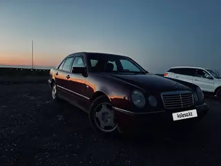 Mercedes-Benz E 280