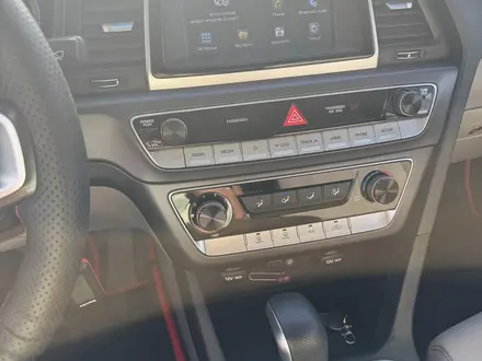 Hyundai Sonata 2019 года за 8 000 000 тг. в Уральск – фото 12