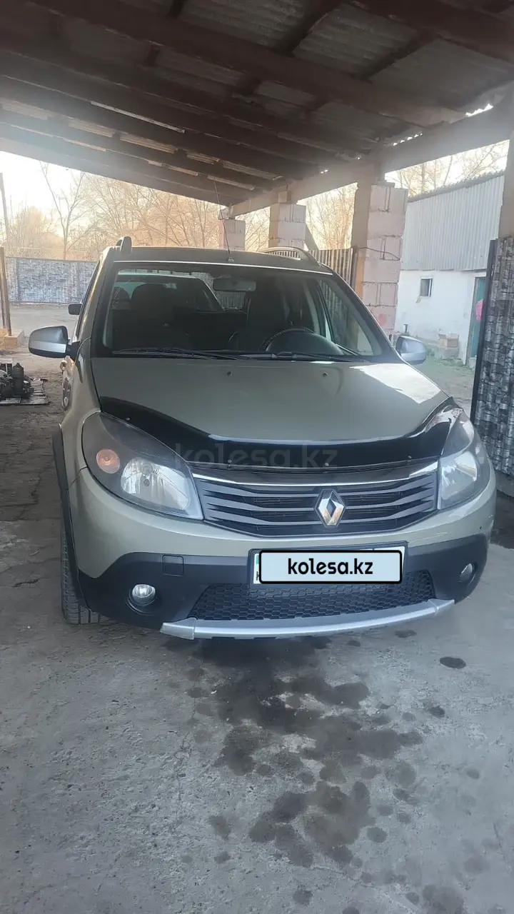 Renault Sandero Stepway, 2013