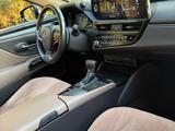 Lexus ES 250 2021 года за 21 200 000 тг. в Алматы – фото 4