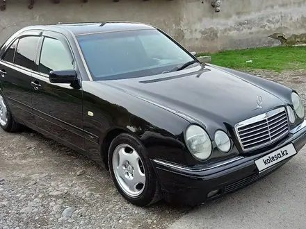 Mercedes-Benz E 230 1998 года за 3 100 000 тг. в Тараз – фото 2