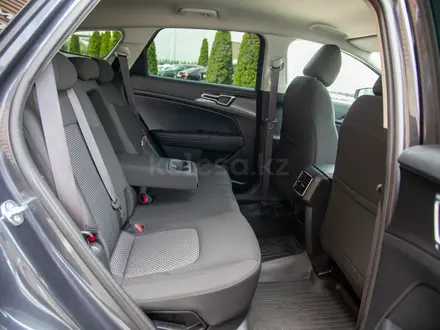 Kia Sportage 2025 года за 12 990 000 тг. в Алматы – фото 16