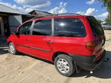 Volkswagen Sharan 1995 годаүшін2 500 000 тг. в Семей