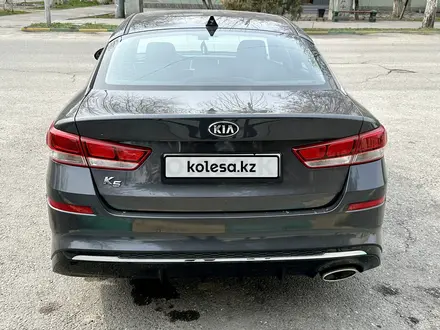Kia K5 2018 года за 10 000 000 тг. в Шымкент – фото 7