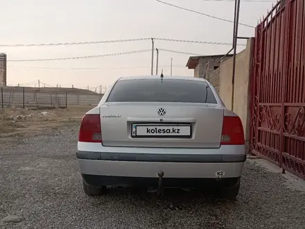 Volkswagen Passat 1997 года за 1 300 000 тг. в Тараз – фото 4
