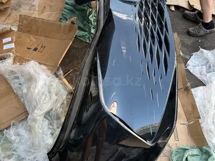 Бампер б/у оригинальный Toyota Camry за 60 000 тг. в Семей – фото 7