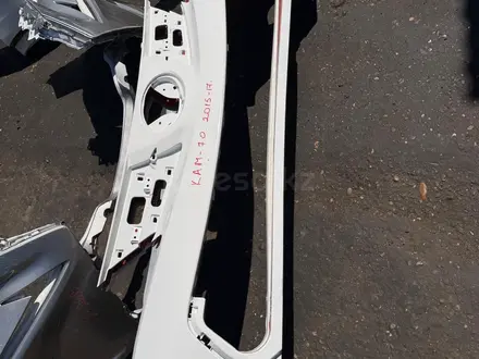 Бампер б/у оригинальный Toyota Camry за 60 000 тг. в Семей – фото 9