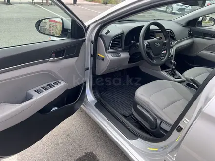 Hyundai Elantra 2017 года за 7 500 000 тг. в Атырау – фото 10
