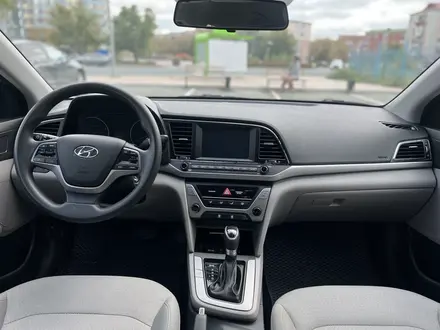 Hyundai Elantra 2017 года за 7 500 000 тг. в Атырау – фото 11
