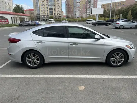 Hyundai Elantra 2017 года за 7 500 000 тг. в Атырау – фото 3