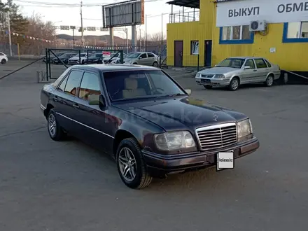 Mercedes-Benz E 220 1994 года за 1 750 000 тг. в Усть-Каменогорск