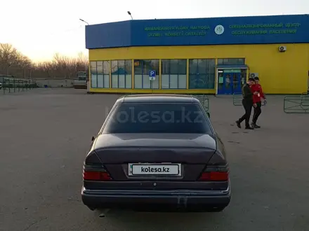 Mercedes-Benz E 220 1994 года за 1 750 000 тг. в Усть-Каменогорск – фото 4