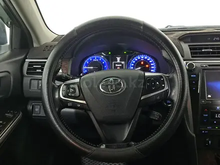 Toyota Camry 2015 года за 9 630 000 тг. в Астана – фото 12