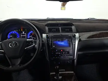 Toyota Camry 2015 года за 9 630 000 тг. в Астана – фото 13