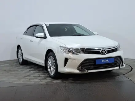 Toyota Camry 2015 года за 9 630 000 тг. в Астана – фото 3