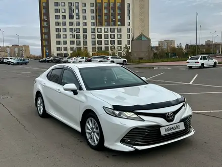 Toyota Camry 2019 года за 12 600 000 тг. в Астана – фото 2