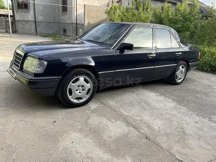 Mercedes-Benz E 280 1992 года за 2 350 000 тг. в Шымкент – фото 2