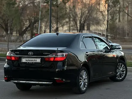 Toyota Camry 2015 года за 9 000 000 тг. в Караганда – фото 16