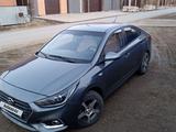 Hyundai Solaris 2019 года за 6 500 000 тг. в Атырау – фото 2