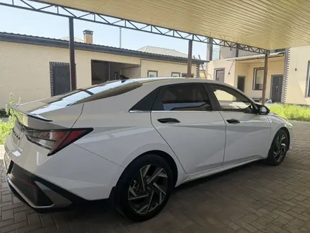 Hyundai Elantra 2023 года за 7 900 000 тг. в Алматы – фото 10