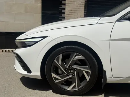 Hyundai Elantra 2023 года за 7 900 000 тг. в Алматы – фото 11