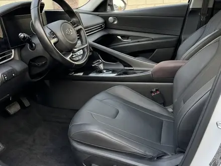 Hyundai Elantra 2023 года за 7 900 000 тг. в Алматы – фото 15