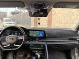 Hyundai Elantra 2023 года за 7 900 000 тг. в Алматы – фото 5