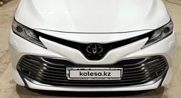 Toyota Camry 2018 года за 13 000 000 тг. в Шымкент – фото 2
