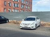 Hyundai Sonata 2013 годаүшін3 800 000 тг. в Атырау – фото 2