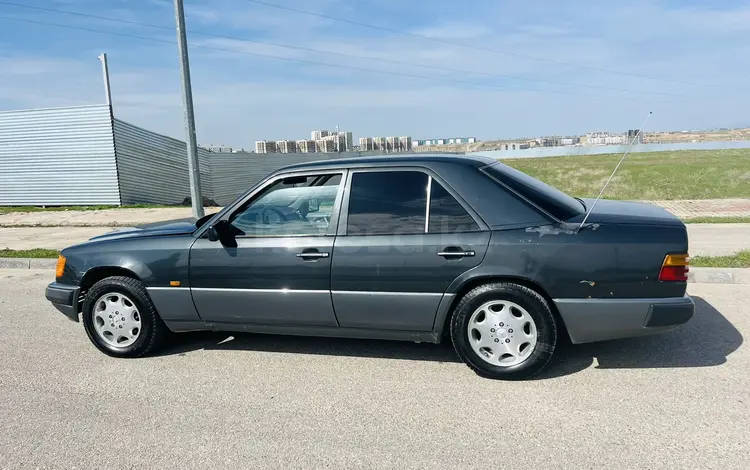 Mercedes-Benz E 220 1990 года за 1 500 000 тг. в Шымкент