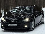 Toyota Camry 2019 года за 11 000 000 тг. в Астана – фото 2